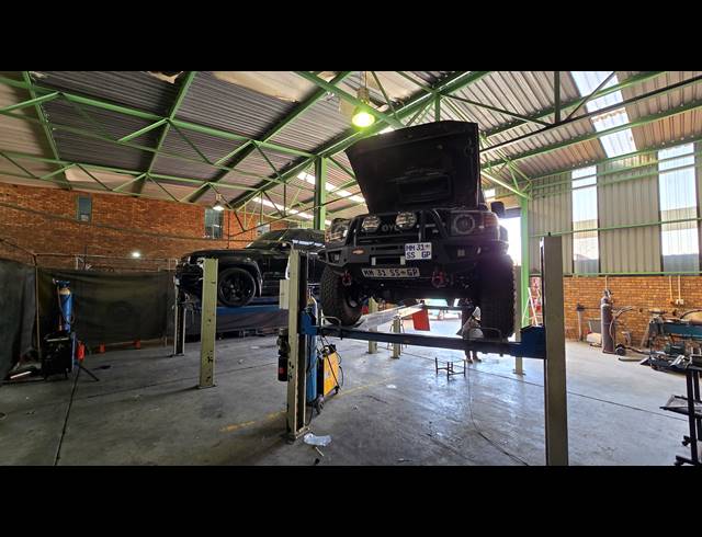 500M² WAREHOUSE TO LET IN SEBENZA